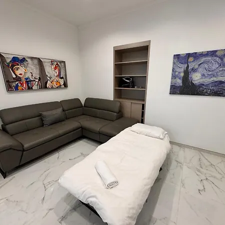Appartement Bright, & Stylish 3 Min Walk To The Sea