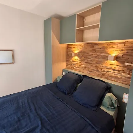 Lovely With Private Garden And A Swimming-pool Apartment *