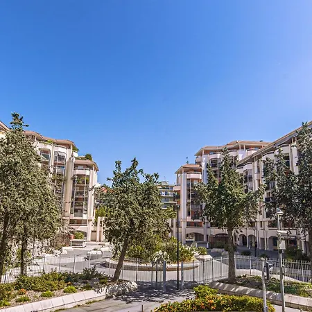 Magnifique - Jacuzzi - Port De Appartement *