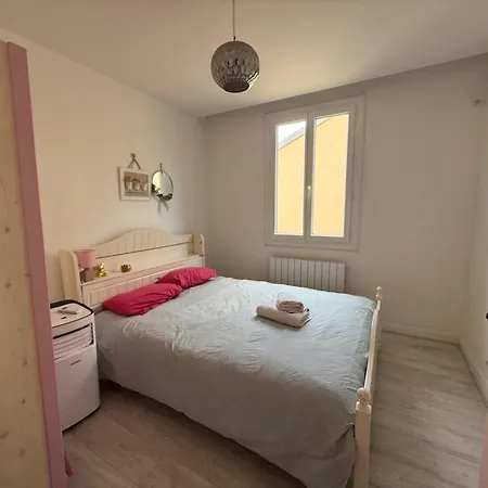 Charming House Near Center With New Air Conditioner Nice