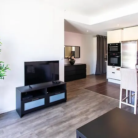 Apartment L4 Staywiz Us - 2bdr Des Postes Central, Massena Ac 2balconies