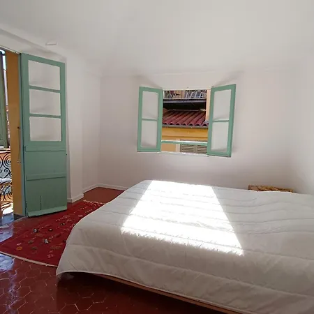Apartment Charming In With Balcony Nice
