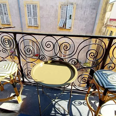 Charming In With Balcony Apartment