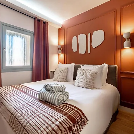 Apartment Exceptional Location, 2br Right On Place Massena, Newly Renovated Nice
