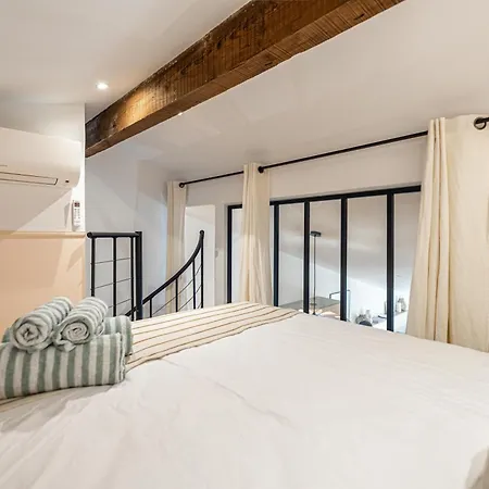 Exceptional Location, 2br Right On Place Massena, Newly Renovated Apartment