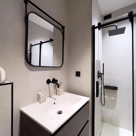 Appartement Niçois - 3 Pièces Au Centre