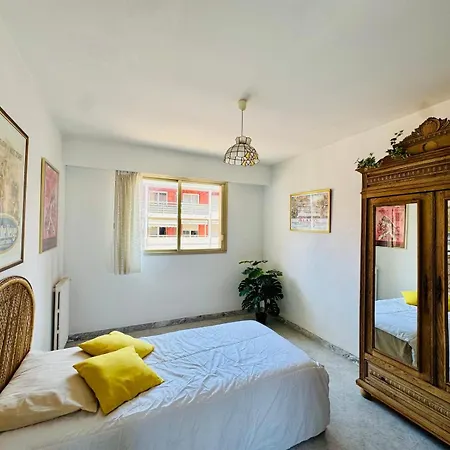 Beautiful 2 Bedroom Port - 5 Min To Beaches Apartment Nice