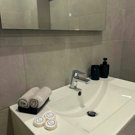 Heart Of Beautiful 3 Bedrooms Appartement