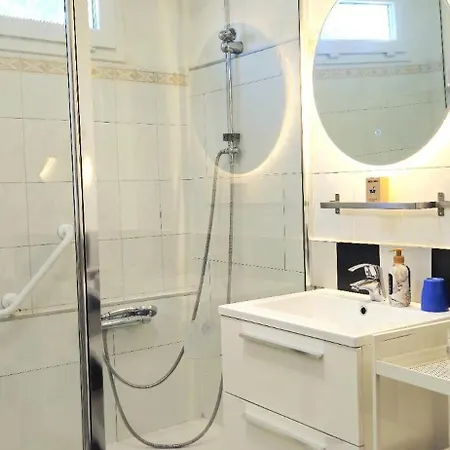 Appartement Spacieux, Lumineux Et Climatisé, Proche Tram V Nice