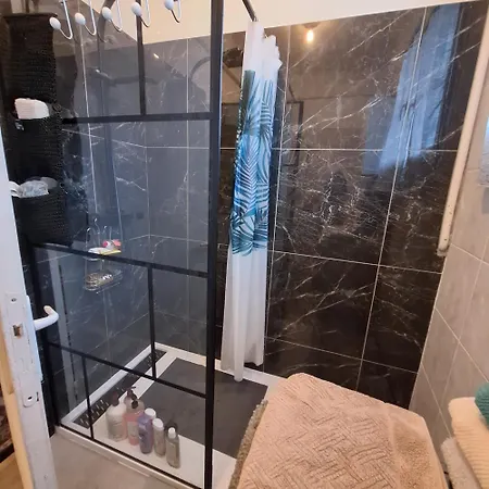 Appartement Magnifique A La *