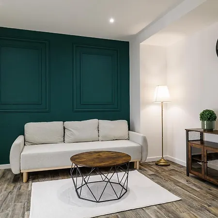 Ultra Rue Massena 1 Bdr Apartment *