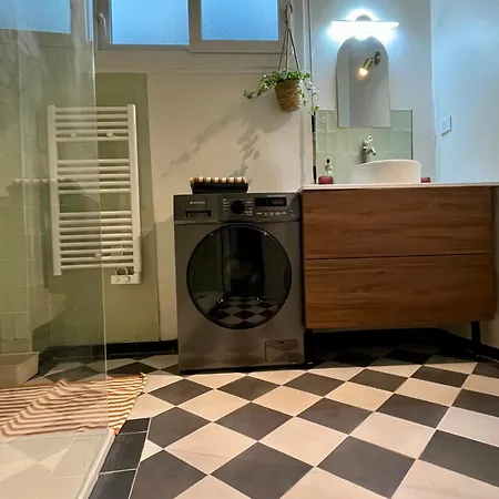 Jeanne Darc Apartment Nice