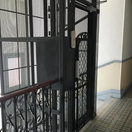 Lumineux Dernier Etage Avec Terrasse, Proche Apartment Nice