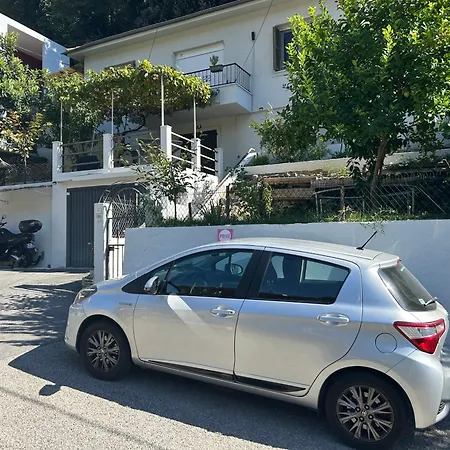 Apartment Climatise Avec Terrasse Ombragee Dans Maison Au Calme Et Dans La Verdure Nice