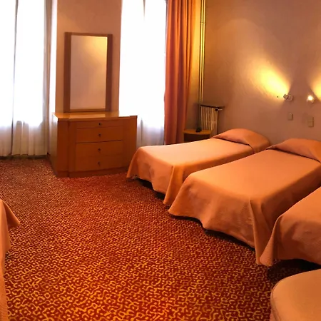 Busby Hotel 3*