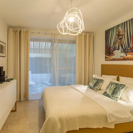Centre Promenade Golden Square Terrace 1 Min Walk To The Beach Ac * Nice