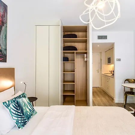 Centre Promenade Golden Square Terrace 1 Min Walk To The Beach Ac Apartment *