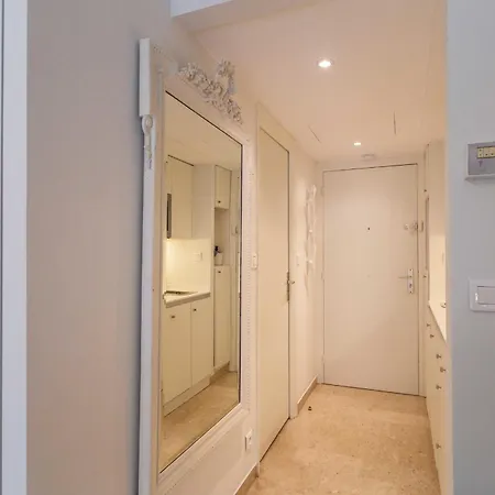Centre Promenade Golden Square Terrace 1 Min Walk To The Beach Ac Apartment *