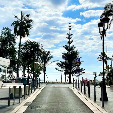Centre Promenade Golden Square Terrace 1 Min Walk To The Beach Ac Apartment