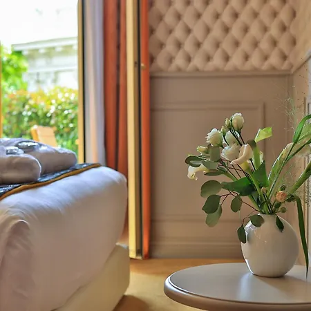 Hotel Petit Palais 4*