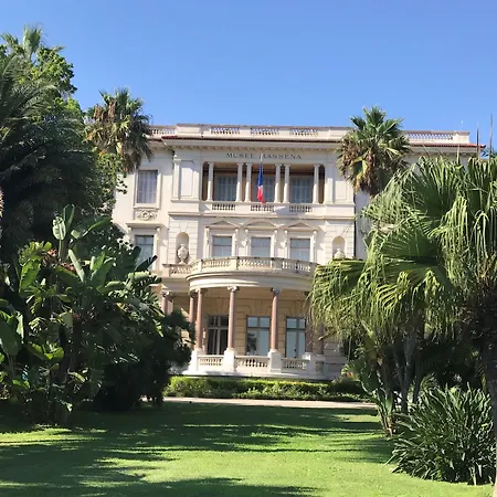 De La Fontaine Nice
