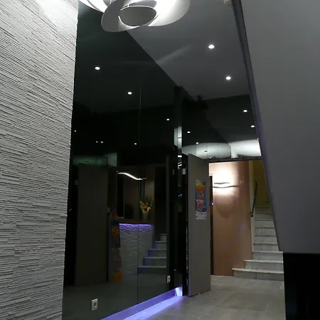 1er Hotel 4*
