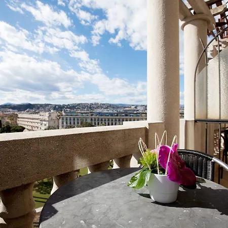 1er Hotel 4*