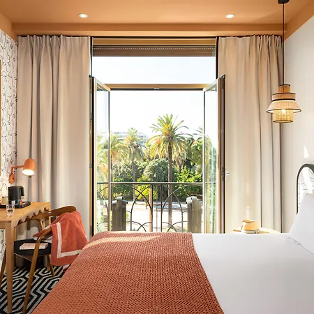 1er Hotel 4*