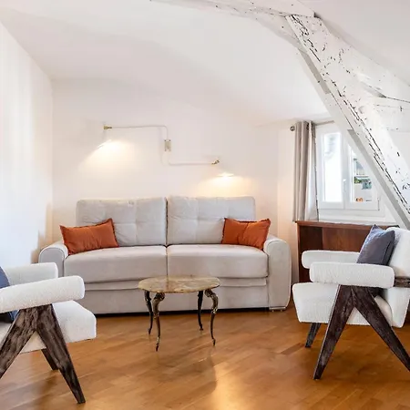 Charming Peaceful Haven In The Golden Square, Air-conditioned Appartement