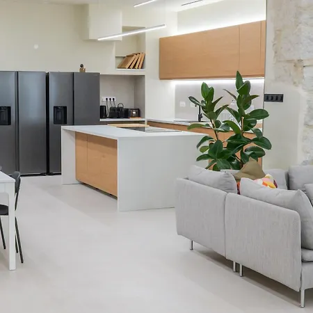Extra Spacious Modern Hub Center Appartement *
