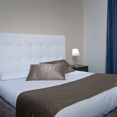 Victoria Hotel 4*