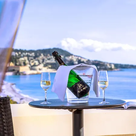 West End Promenade Hotel 4*