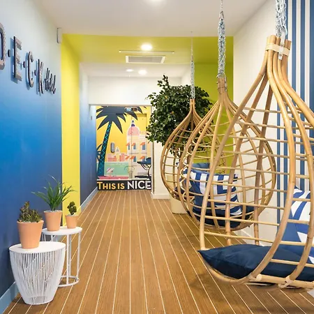 The Deck By Happyculture Hotel