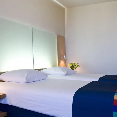 Hotel Radisson Airport 4*