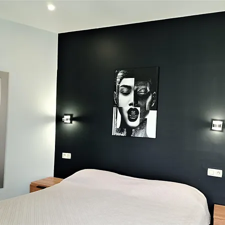 Hotel H33 2*