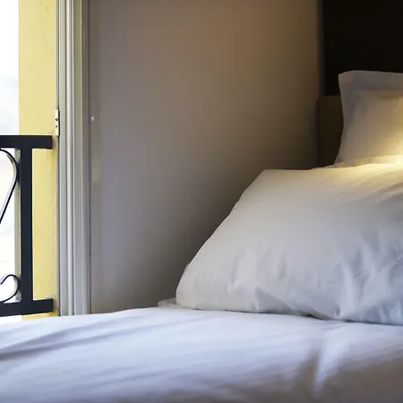 & Monsigny Hotel