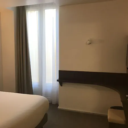 Hotel Monsigny 3*