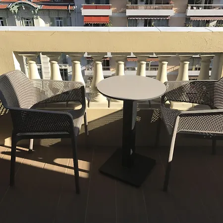 Hotel Monsigny 3*