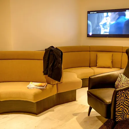 Hotel & Monsigny Nice