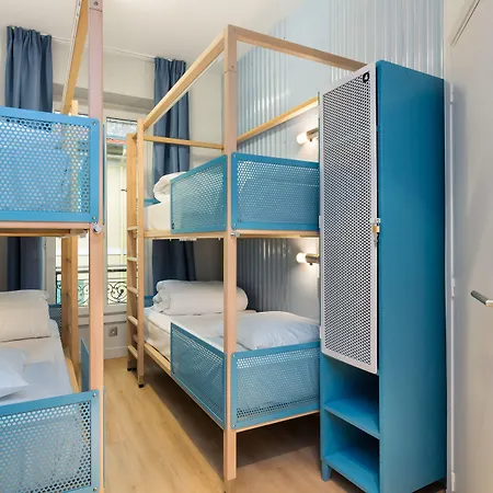 Ozz Auberge de jeunesse *