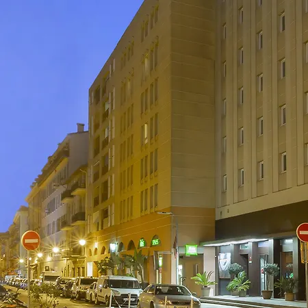 Hotel Ibis Styles Centre Port 3*