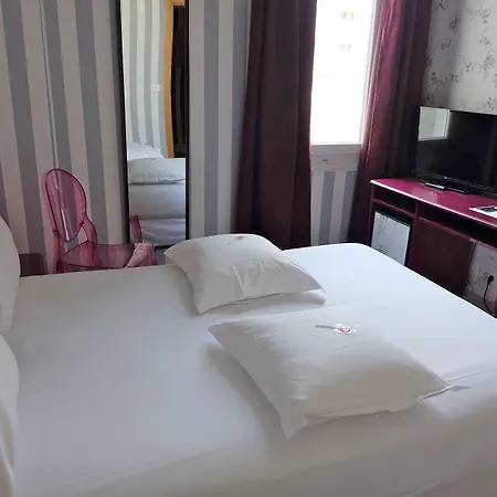 Aria Hotel 3*