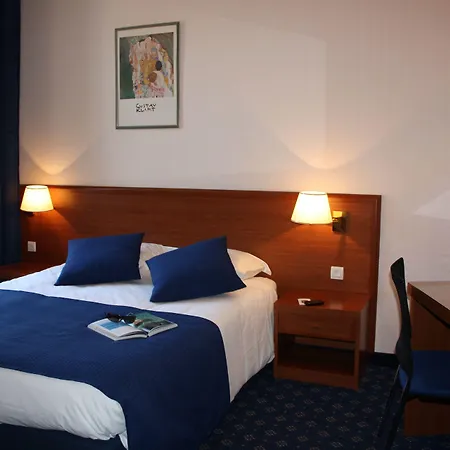 Hotel Univers 4*