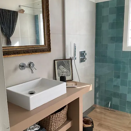 Maison Avec Vue Et Jacuzzi A 15 Mn Du Centre Villa *