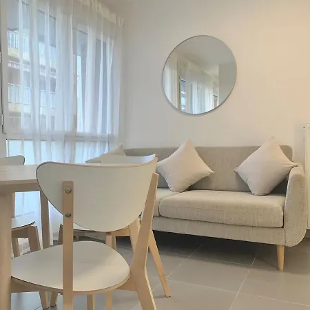 Apartment Modern Flat - Ac - By Port, Old Town & Train Station *