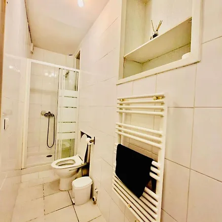 Appartement 2 Pièces En étage Au Centre-ville De Nice
