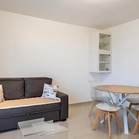 Apartment Azur 3 Start 8 Min Tram Airport 5m *