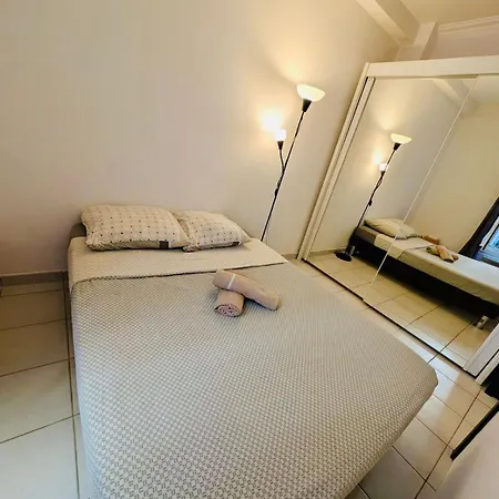 Appartement 2 Pièces En étage Au Centre-ville De Nice