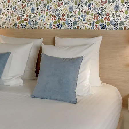 Du Centre Hotel 2*