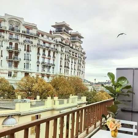 Double Bedroom Balcony Ac Apartment *
